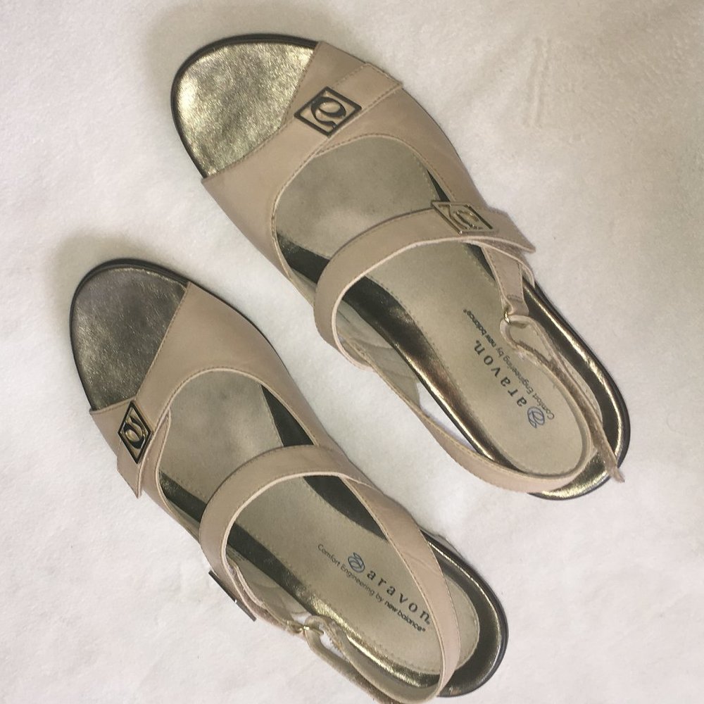 Aravon Tan Leather Strappy Comfort Sandals 12B